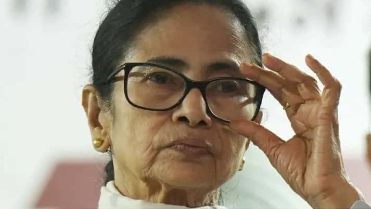 চৈতন্যদেবের আদর্শেই সম্প্রীতির বাংলা, দোল পূর্ণিমায় 'চক্রান্তকারী'দের হুঁশিয়ারি মমতার!