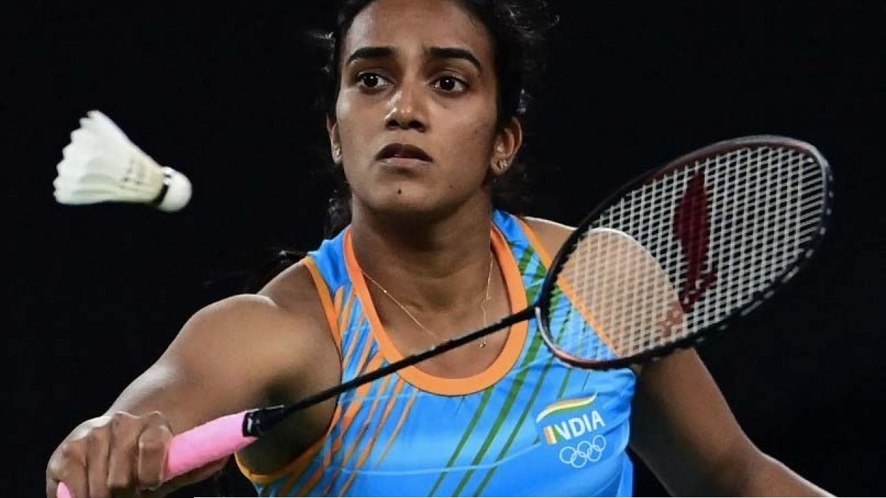 যুদ্ধের বিভীষিকা কাটিয়ে ঘরের মেয়ে ঘরে, দুবাই থেকে নিরাপদে দেশে ফিরলেন পিভি সিন্ধু