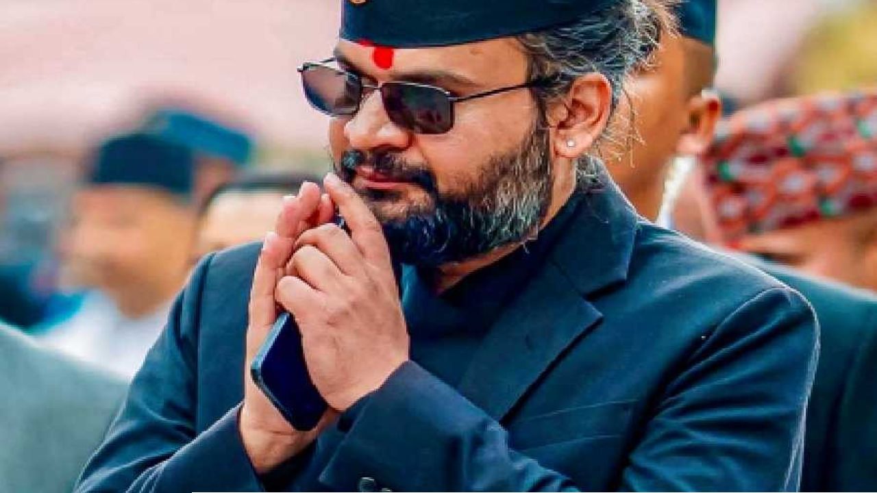 নেপালে ‘জেন-জি’ ঝড়! ওলি-প্রচণ্ডদের দুর্গ গুঁড়িয়ে নয়া প্রধানমন্ত্রী হতে চলেছেন ‘ভারত-বিদ্বেষী’ বালেন শাহ