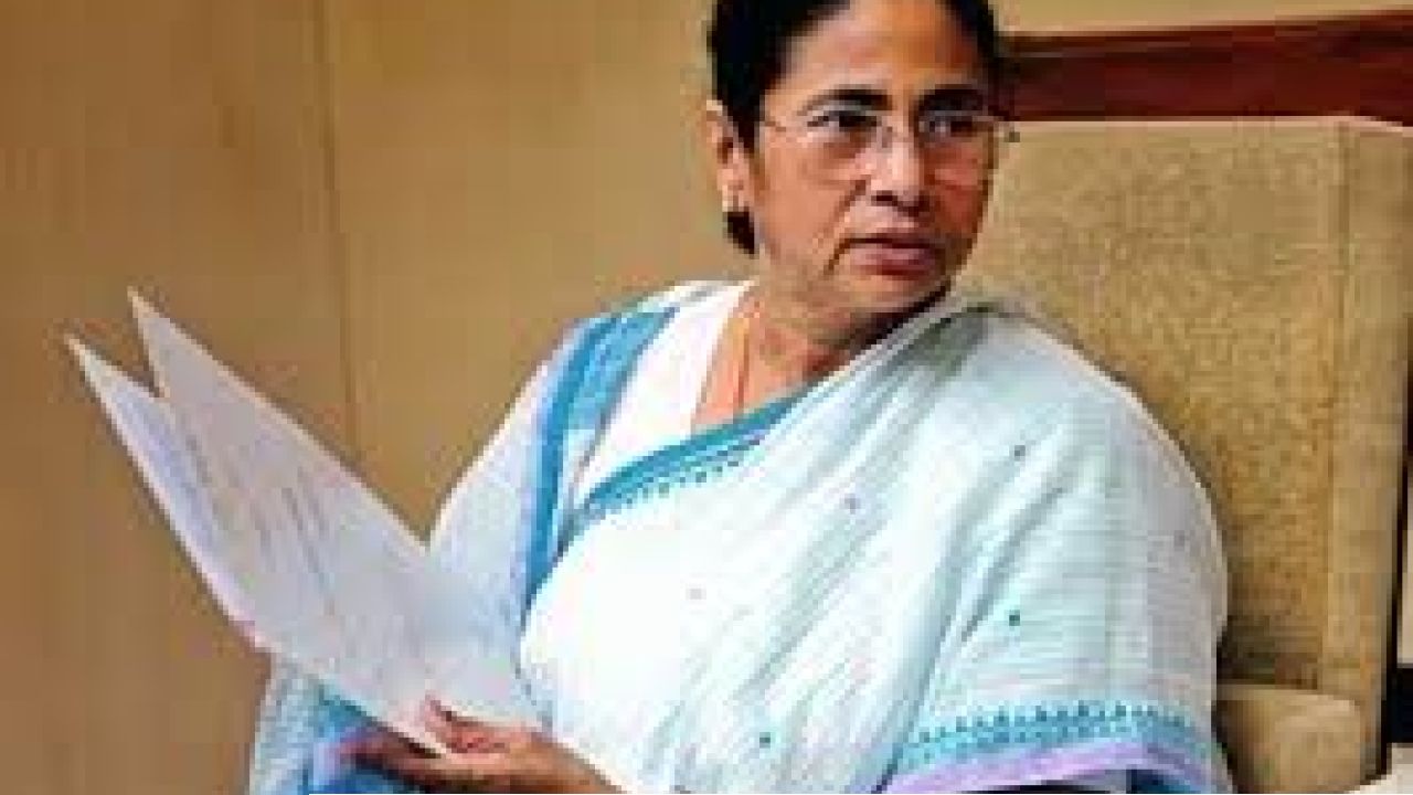 নারীদিবসে মোদি সরকারকে নিশানা মমতার- ‘কেন্দ্রের কাজ মানুষকে হয়রান করা’