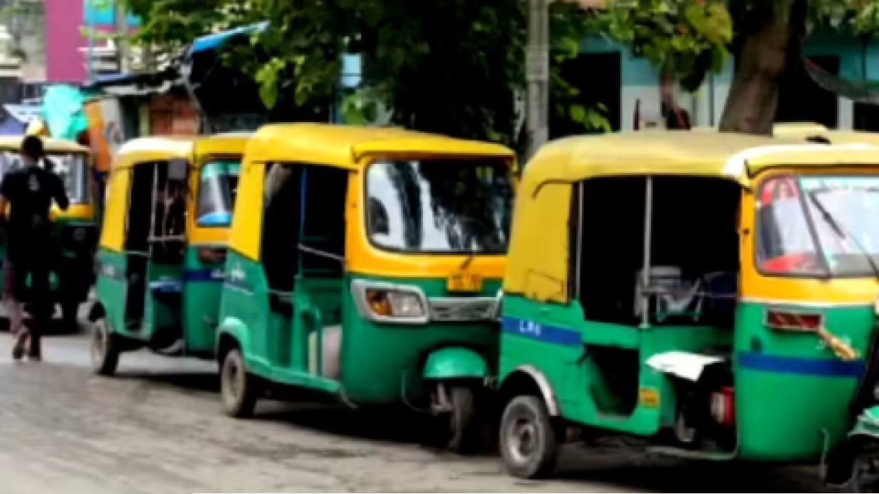 জ্বালানি সংকটে কলকাতায় অটোর গ্যাসের দামবৃদ্ধি, একধাক্কায় বাড়ল ভাড়া