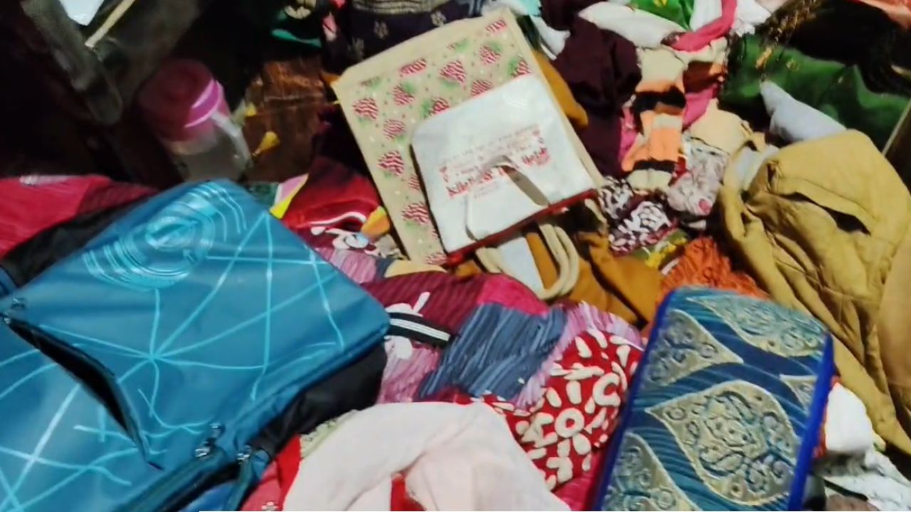 হিঙ্গলগঞ্জে দুঃসাহসিক চুরি! লক্ষাধিক টাকার সোনার গয়না ও নগদ নিয়ে চম্পট 