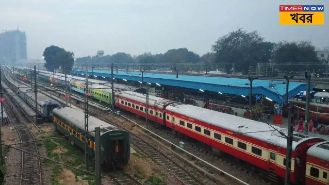 শিয়ালদহ মেইন শাখায় রেল বিভ্রাট: আপ ও ডাউন দুই লাইনেই ব্যাহত পরিষেবা, চূড়ান্ত দুর্ভোগে নিত্যযাত্রীরা