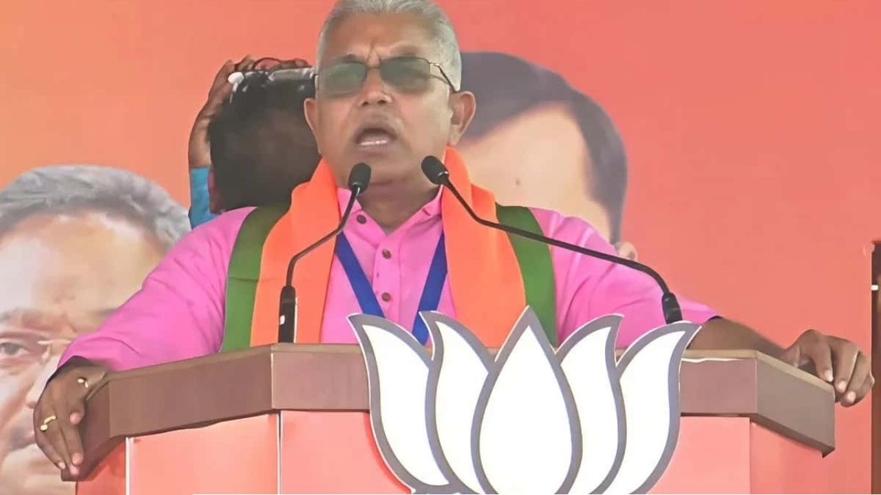 বহুদিন পর...! মোদীর মঞ্চে দিলীপ, খড়্গপুরে ‘টিকিট পাকা হতেই’ ফিরলেন ফর্মে!