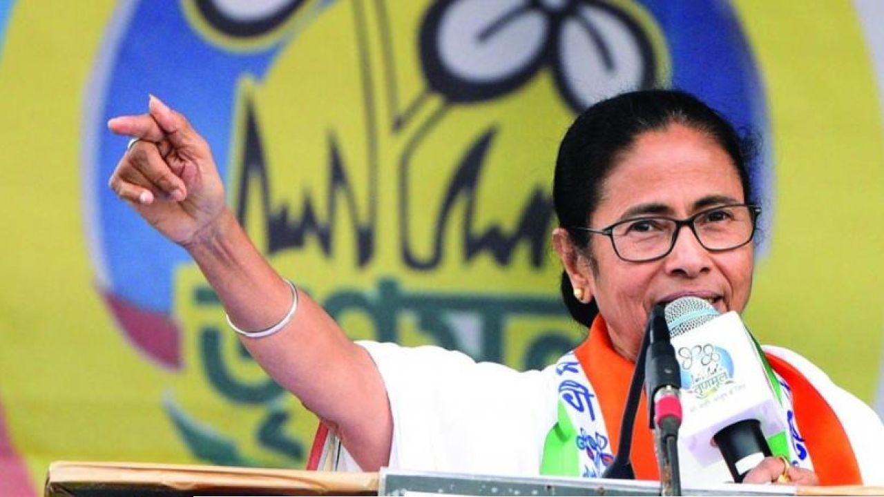 আজই কি মেগা তালিকা? কালীঘাটে তৃণমূলের নজরকাড়া ঘোষণা আর ময়দানে বিজেপির হাই-ভোল্টেজ প্রচার!