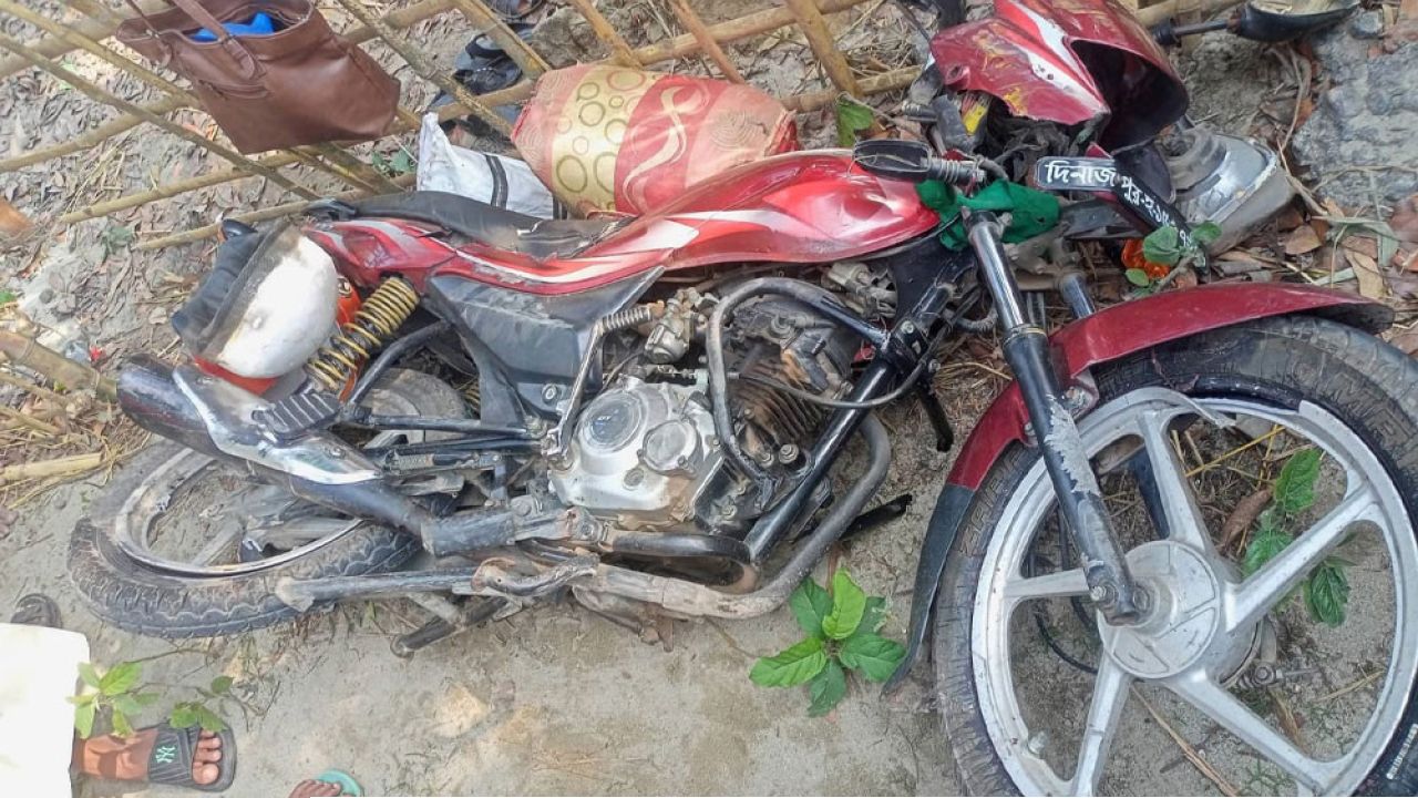 ঈদযাত্রায় সড়কে প্রাণ গেল স্বামী-স্ত্রী-সন্তানের