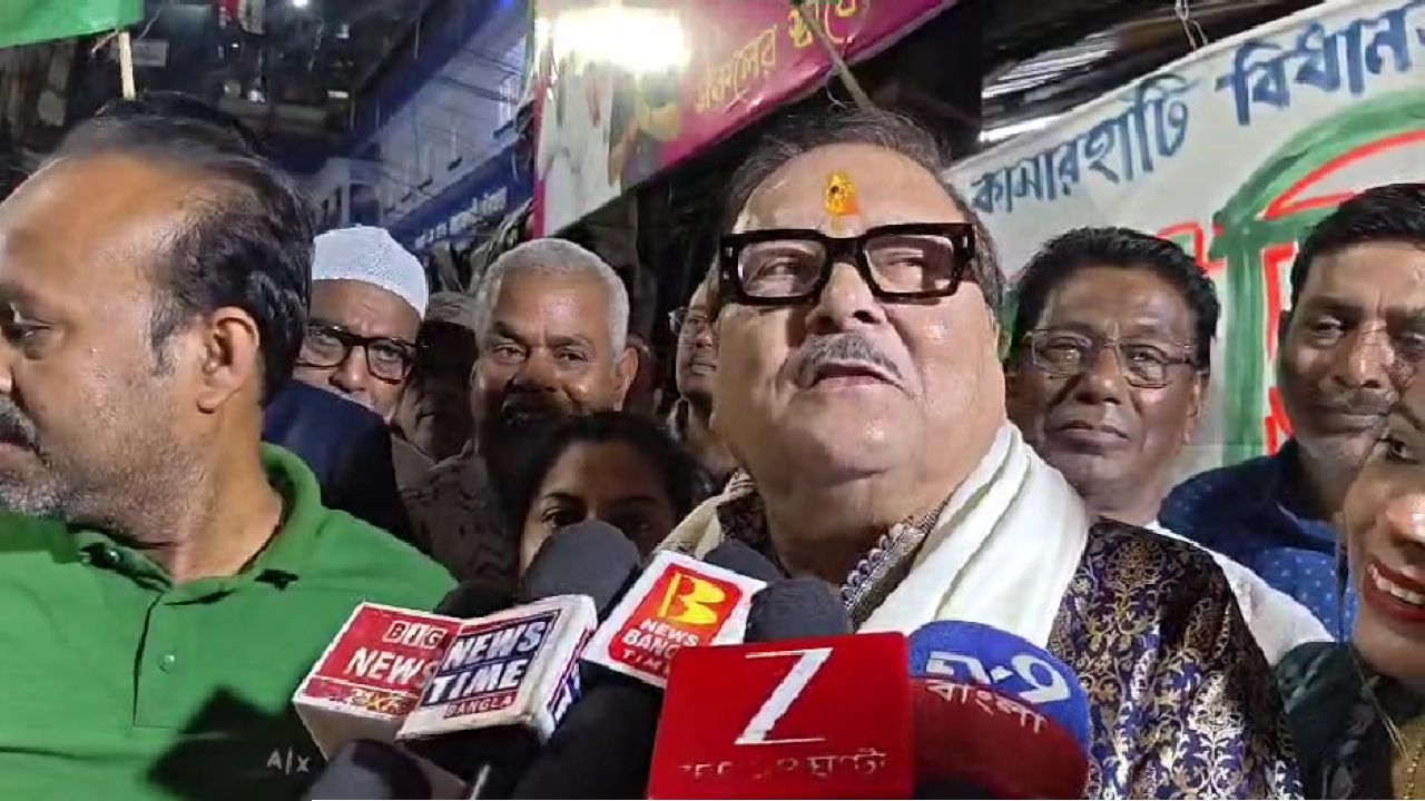 জগন্নাথ মন্দিরে পুজো দিয়ে প্রচার শুরু মদন মিত্রের, মানসকে পাল্টা চ্যালেঞ্জ ‘কালারফুল’ নেতার