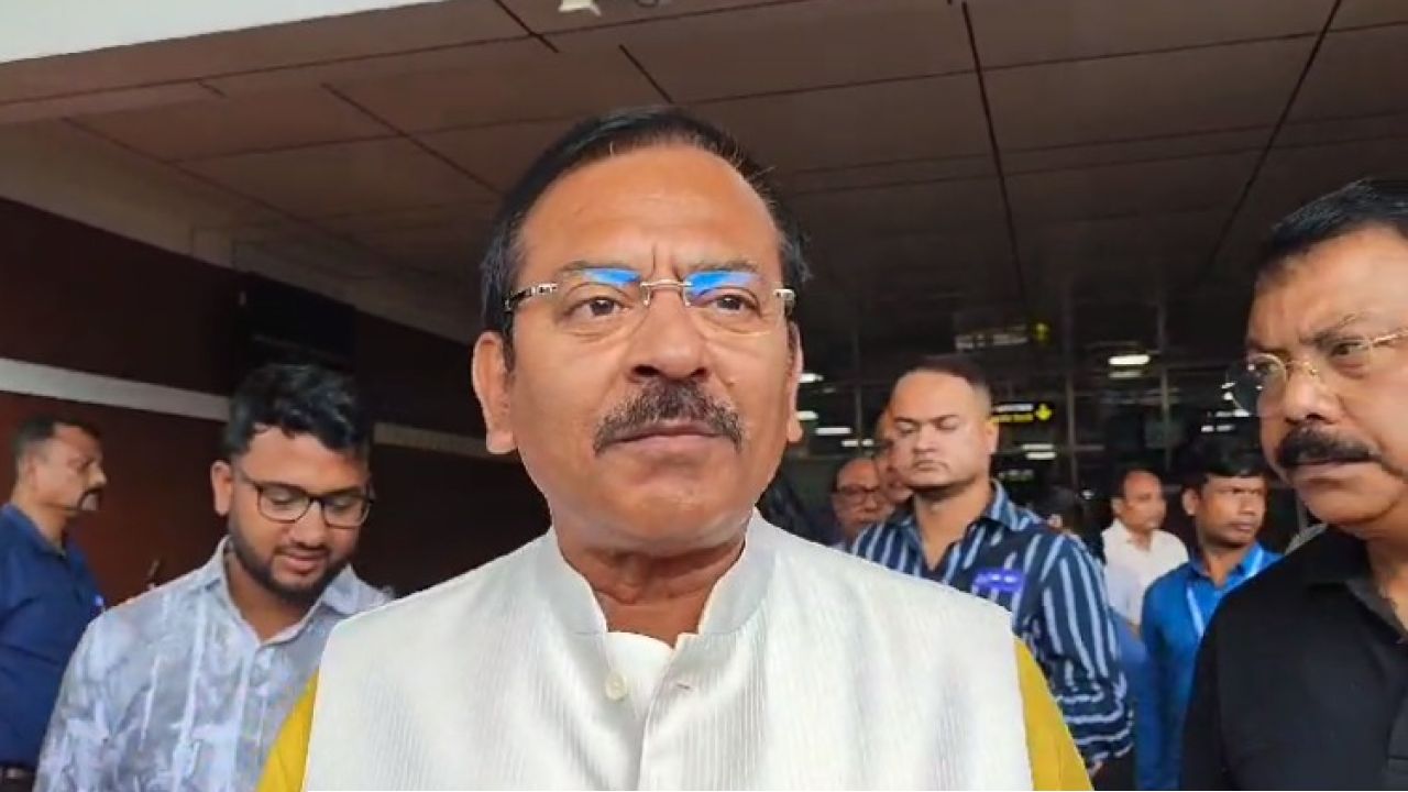 ভোটের আবহে তড়িঘড়ি এম আর বাঙুরে মন্ত্রী অরূপ বিশ্বাস! কী এমন ঘটল টালিগঞ্জের প্রার্থীর?