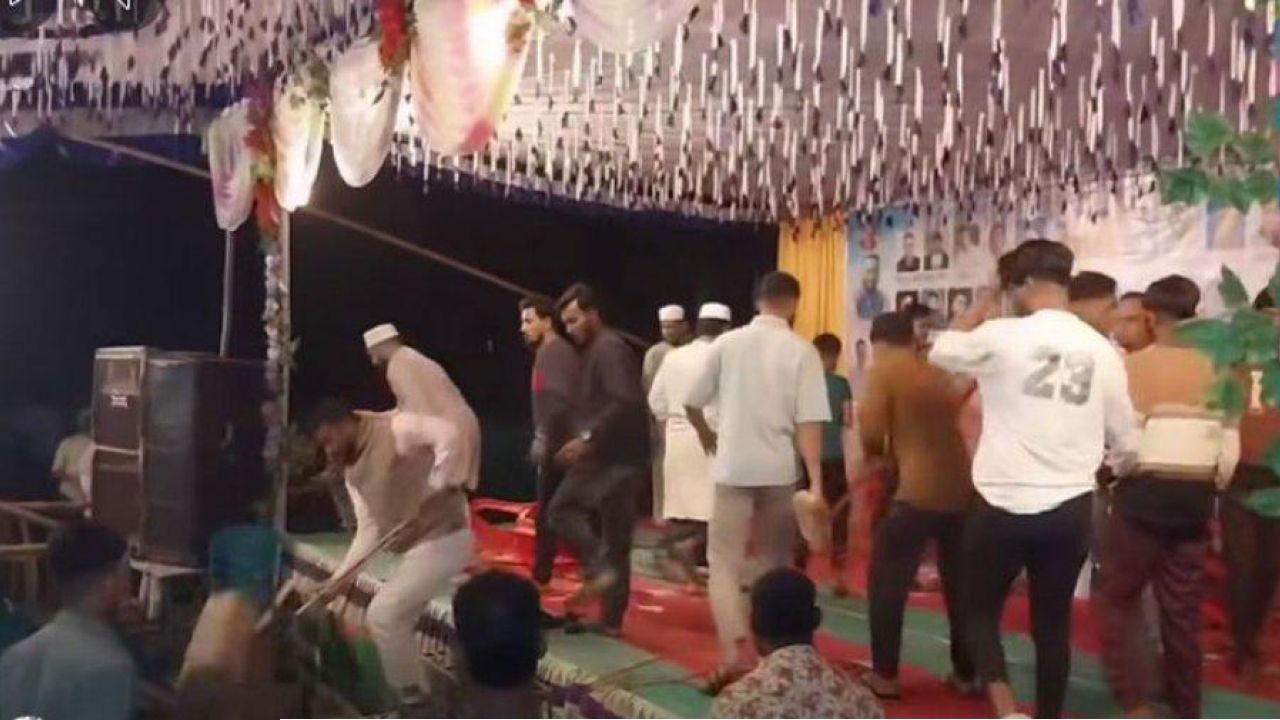 ইউনূস আমলের চেনা দৃশ্য ফিরল সিলেটে! তারেক জমানাতেও বাংলাদেশে আক্রান্ত বাউলরা, পণ্ড গানের আসর!