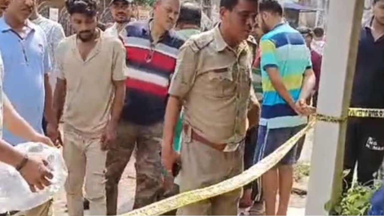 গড়িয়ার পার্লারে হাড়হিম করা কাণ্ড! প্রেমিকাকে খুনের পর প্রেমিকের আত্মহত্যা