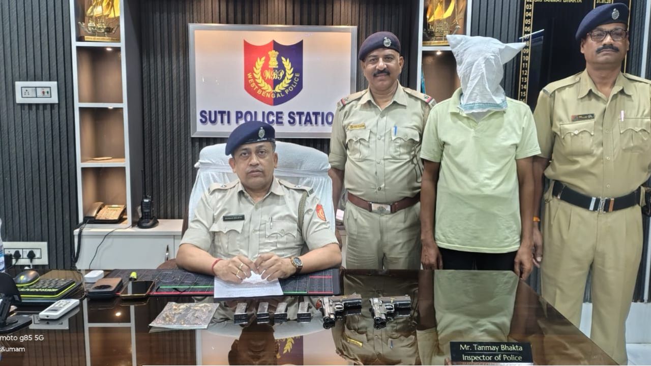 মালদা থেকে মুর্শিদাবাদে অস্ত্র পাচারের ছক!পুলিশের জালে মালদার সালিম