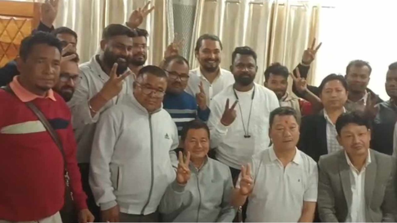অভিমানী বিজেপি নেতার মান ভাঙাতে ডুয়ার্সে বিমল গুরুংয়ের এন্ট্রি!