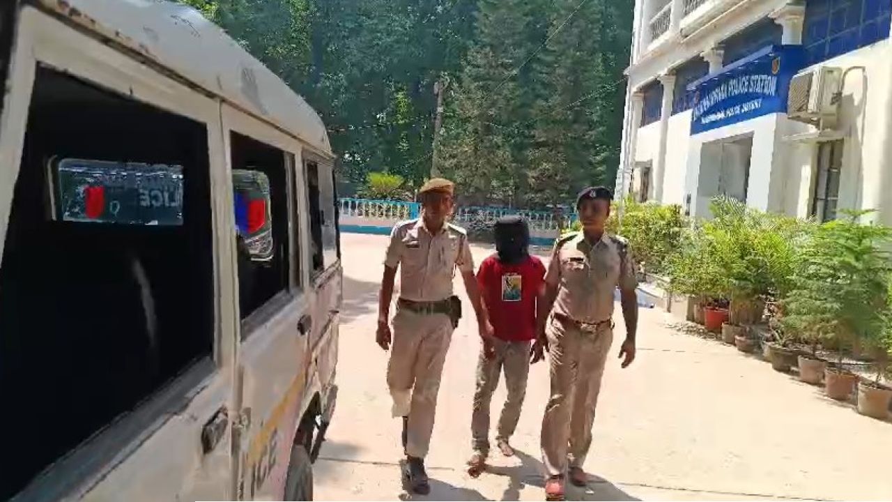মাঝরাতে আগ্নেয়াস্ত্র-সহ পাকড়াও যুবক, হরিহরপাড়ায় নাশকতার ছক?