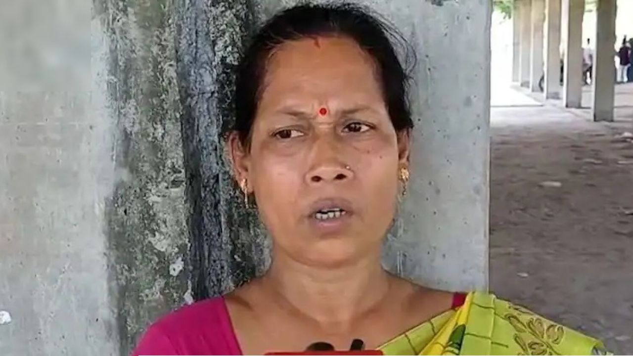মোথাবাড়ির রেশ কাটেনি, গাইঘাটায় মহিলা BLO-কে ঘিরে বিক্ষোভ, আটকে রাখার অভিযোগ 