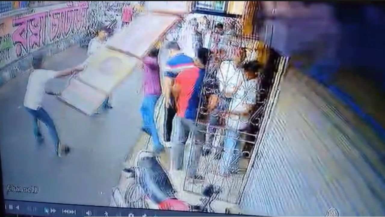 বেহালায় ধুন্ধুমার! রণক্ষেত্র পর্ণশ্রী থানা, রত্নার &lsquo;গুন্ডাবাহিনী&rsquo;র বিরুদ্ধে বিস্ফোরক অভিযোগ বিজেপির ইন্দ্রনীলের