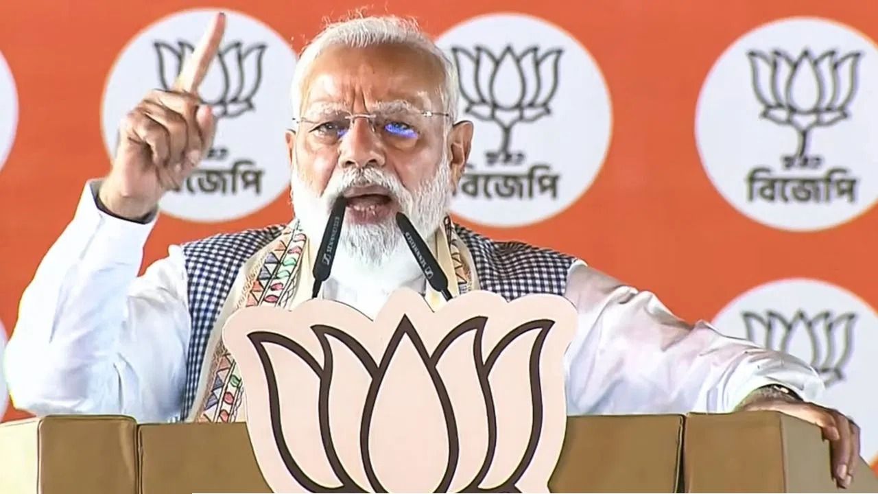 একদিনে তিন জনসভা, বঙ্গ নির্বাচনে জানপ্রাণ লড়িয়ে প্রচারে মোদী!