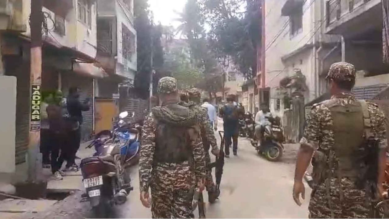 রেশন দুর্নীতিতে নয়া মোড়: বাংলাদেশে পাচার হত গম! রাজ্যজুড়ে ১৫ জায়গায় ম্যারাথন তল্লাশি ইডির