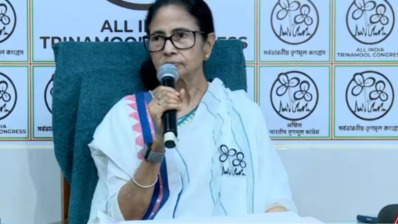 &lsquo;২৯৪টি আসনেই আমিই প্রার্থী&rsquo;, ওন্দার সভা থেকে &lsquo;দুয়ারে স্বাস্থ্য&rsquo; প্রকল্পের মেগা ঘোষণা মমতার