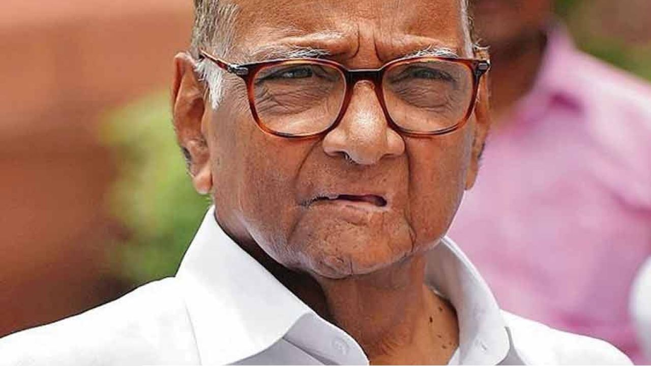 হাসপাতালে ‘মারাঠা স্ট্রংম্যান’! বারামতির হাইভোল্টেজ লড়াইয়ের আগেই অসুস্থ শরদ পাওয়ার