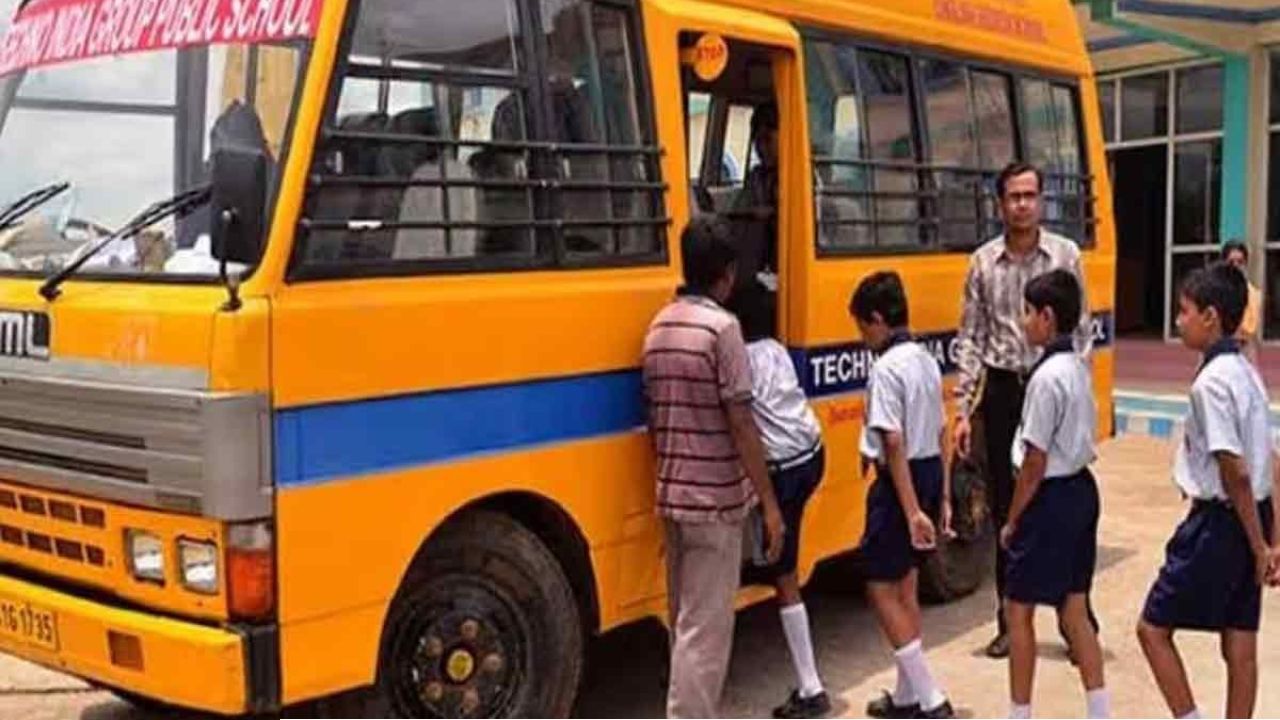 ভোটের কাজে পুলকার! সোম থেকে অনলাইন ক্লাসে ফিরছে কলকাতার নামী স্কুলগুলি