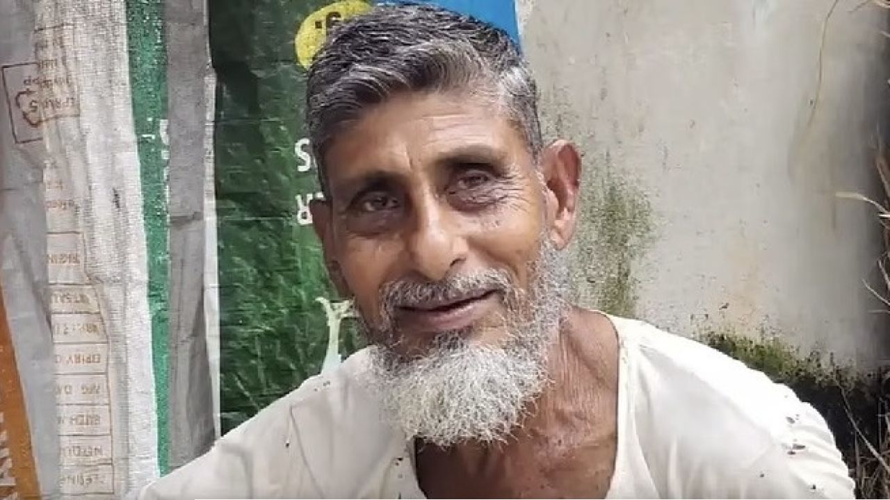 পোষাক দেখে ‘বিদ্রুপ’? গাইঘাটায় বৃদ্ধ ভোটারকে হেনস্থার অভিযোগ কেন্দ্রীয় বাহিনীর বিরুদ্ধে!