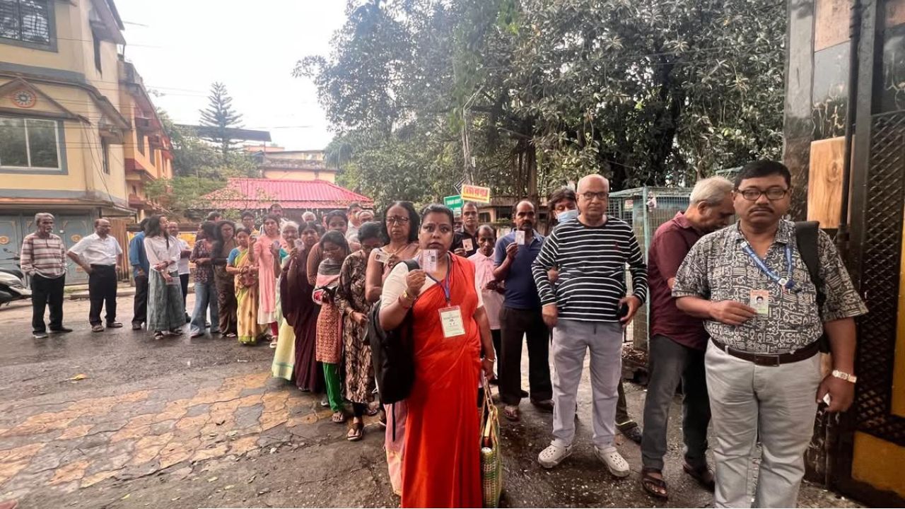 প্রথম দফার রেকর্ড ভাঙল দ্বিতীয় দফা! বিকেল ৫টাতেই রাজ্যে ভোট প্রায় ৯০ শতাংশ, শীর্ষে পূর্ব বর্ধমান