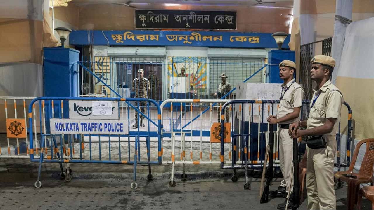 গণনাকেন্দ্রে জালিয়াতদের রুখতে &lsquo;ব্রহ্মাস্ত্র&rsquo; কমিশনের, কিউআর কোড ছাড়া প্রবেশ নিষিদ্ধ!