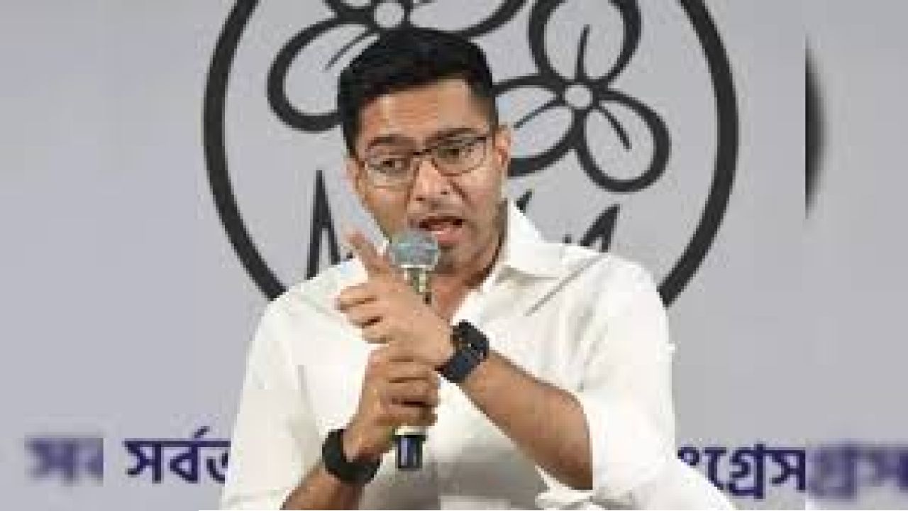 ‘চোর’ স্লোগান শুনেও অবিচল অভিষেক! পরাজয়ের মুখে ‘ভোকাল টনিক’ দিয়ে কর্মীদের মনোবল চাঙ্গা করলেন সেনাপতি