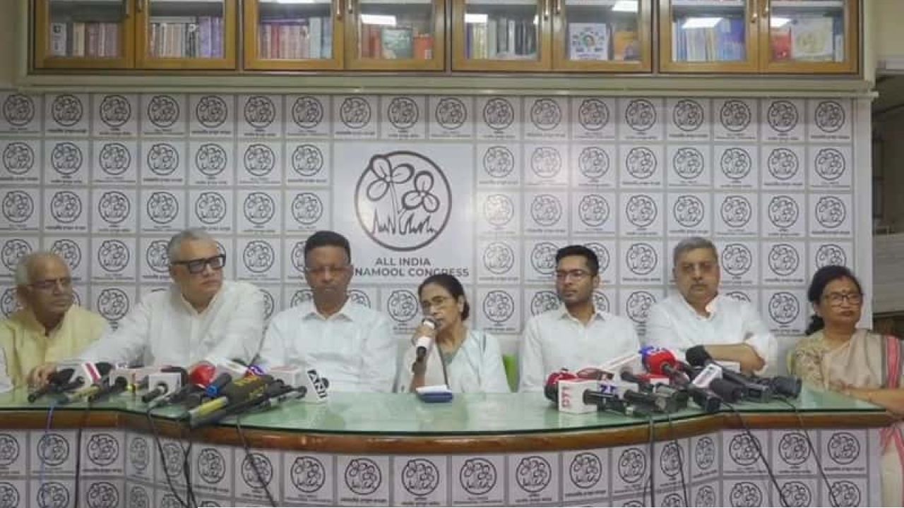 “আমরা হারিনি, ১০০ আসন লুট করা হয়েছে!” কমিশনের বিরুদ্ধে বিস্ফোরক অভিযোগ ‘মুক্ত পাখি’ মমতার