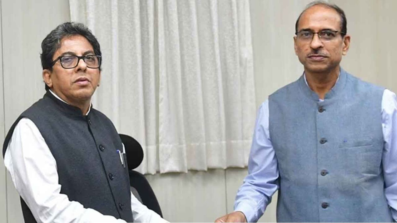 নবান্নে মহাপ্রস্থান! মমতার &lsquo;সজাগ প্রহরী&rsquo;দের গণইস্তফা, পালাবদলের ঝড়ে তাসের ঘরের মতো ভাঙছে আমলাতন্ত্র?