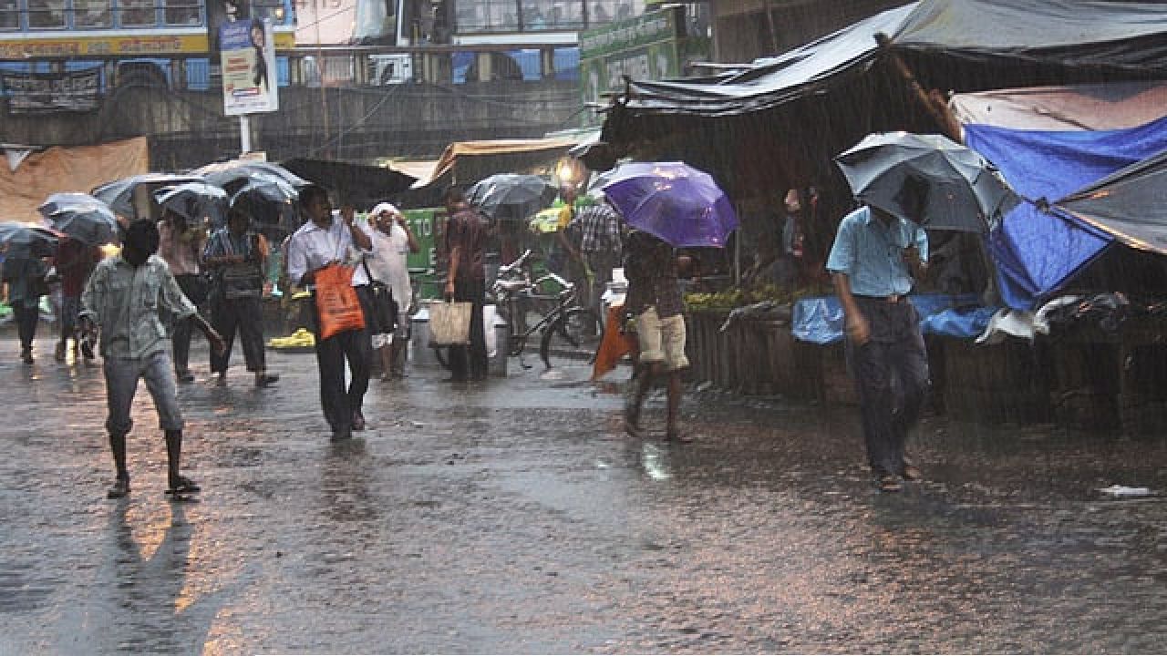 শনিবারে ধেয়ে আসছে কালবৈশাখী, ঝোড়ো বৃষ্টির দাপট চলবে রবিবার পর্যন্ত; সোমবার থেকেই কি ভোলবদল প্রকৃতির?