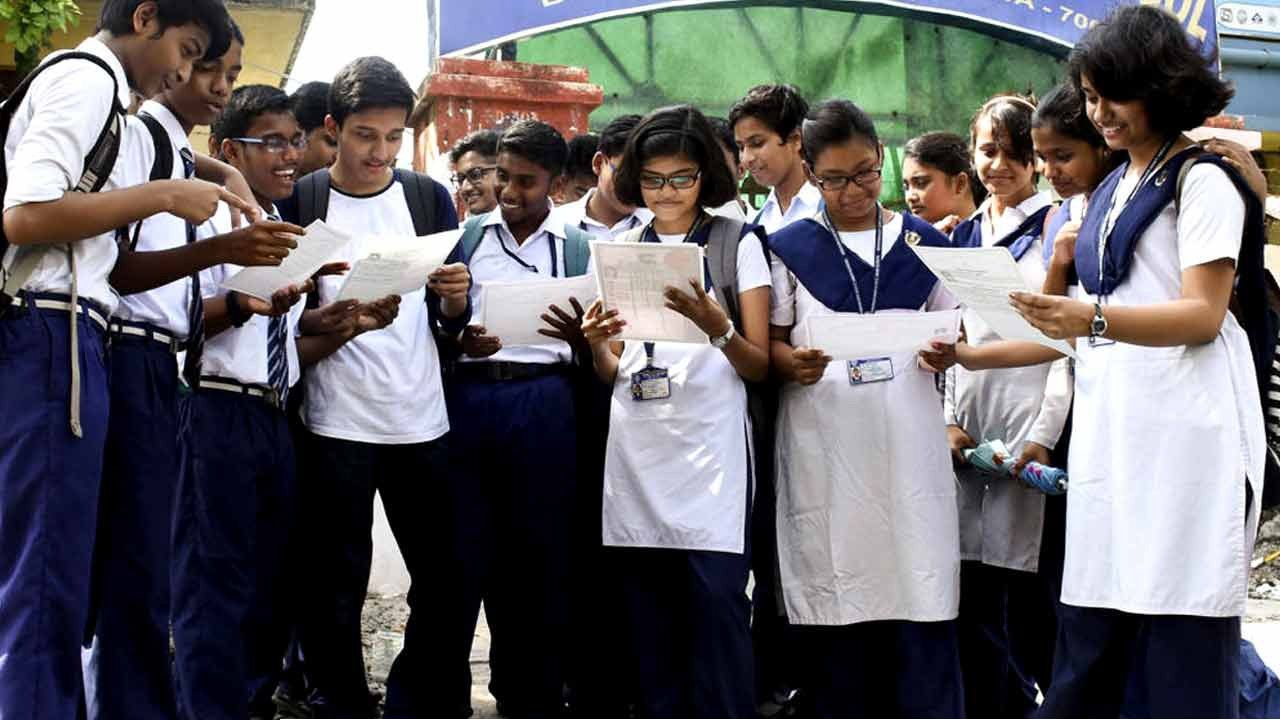 কাল সকালেই মাধ্যমিকের ফল, অনলাইনে রেজাল্ট দেখতে ফলো করুন এই চারটি সহজ ধাপ!
