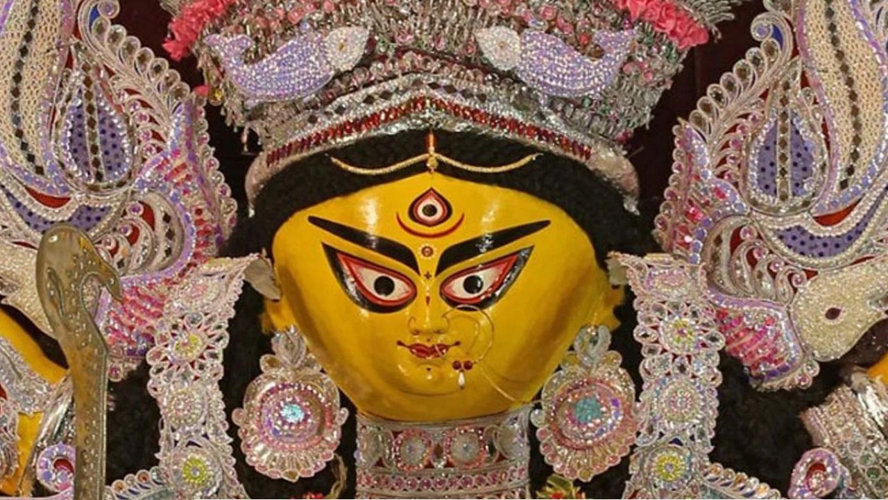 নীল-সাদা বিদায়, এবার কি দুর্গাপুজোয় গৈরিক দাপট? অরূপ-দেবাশিসদের জায়গায় কারা পাচ্ছেন বড় দায়িত্ব?