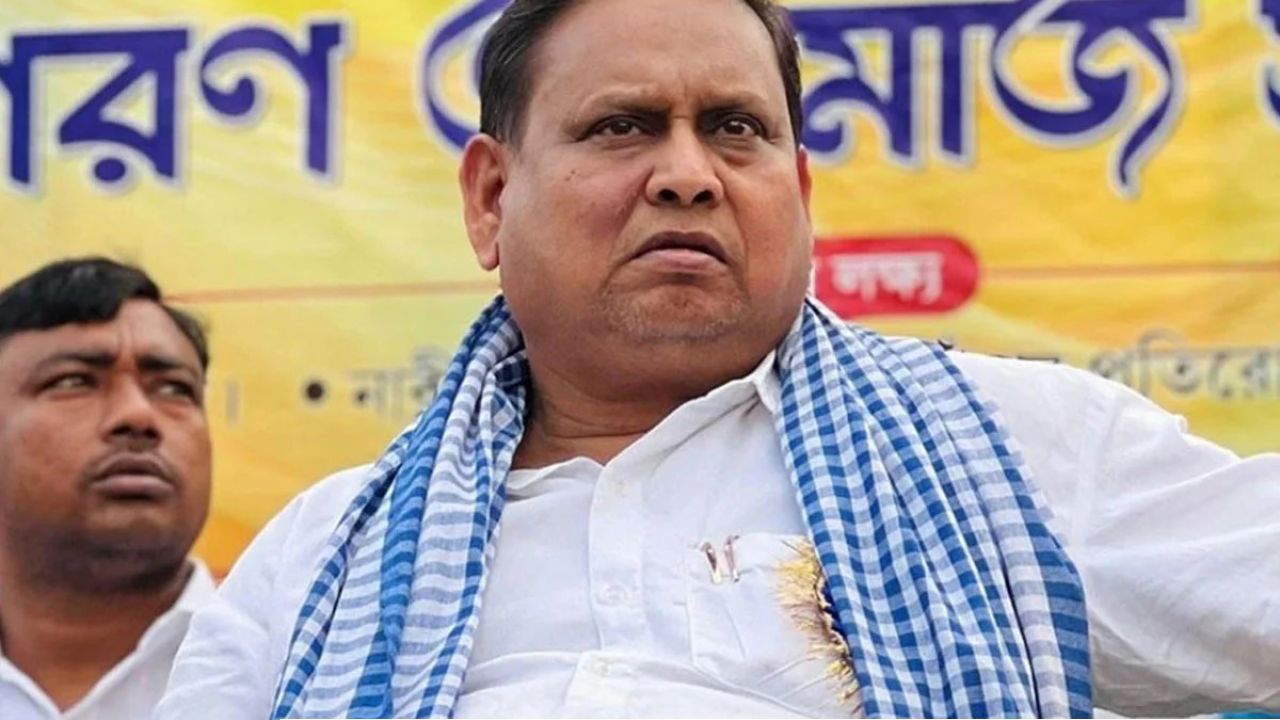 শপথে শুভেন্দু, ওদিকে মোদি-শাহকে ‘বড় উপহার’ ঘোষণা হুমায়ুনের! লোকসভায় কি তবে পদ্ম শিবিরে আম জনতা?