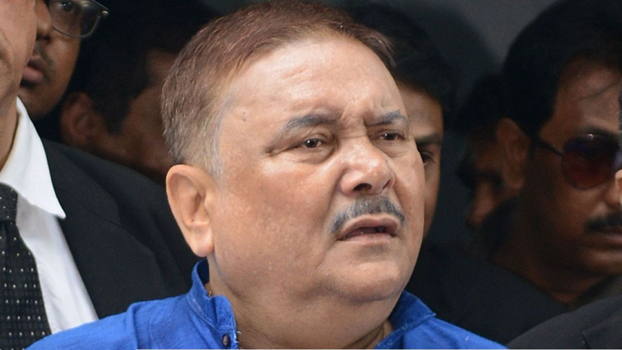 ভোট মিটতেই কামারহাটির বিধায়ক হাসপাতালে! বেলভিউ ক্লিনিকে চিকিৎসাধীন মদন মিত্র, কেমন আছেন ‘কালারফুল’ নেতা?