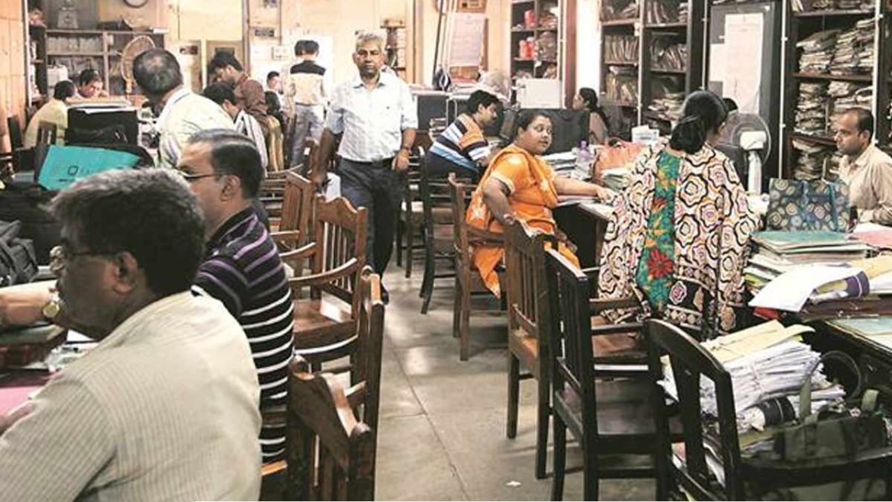 সরকারি অফিসে এবার &lsquo;টাইট&rsquo; ডিউটি! ১০টা ১৫-র মধ্যে না ঢুকলে বিপদ? কড়া নির্দেশ জারি শুভেন্দু সরকারের