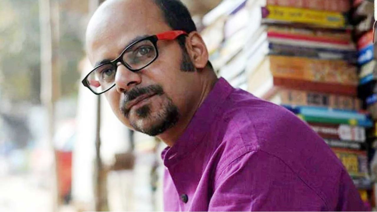 কলকাতা ছাড়ায় নিষেধাজ্ঞা! বিতর্কিত কবিতা মামলায় শর্তসাপেক্ষে জামিন শ্রীজাতর