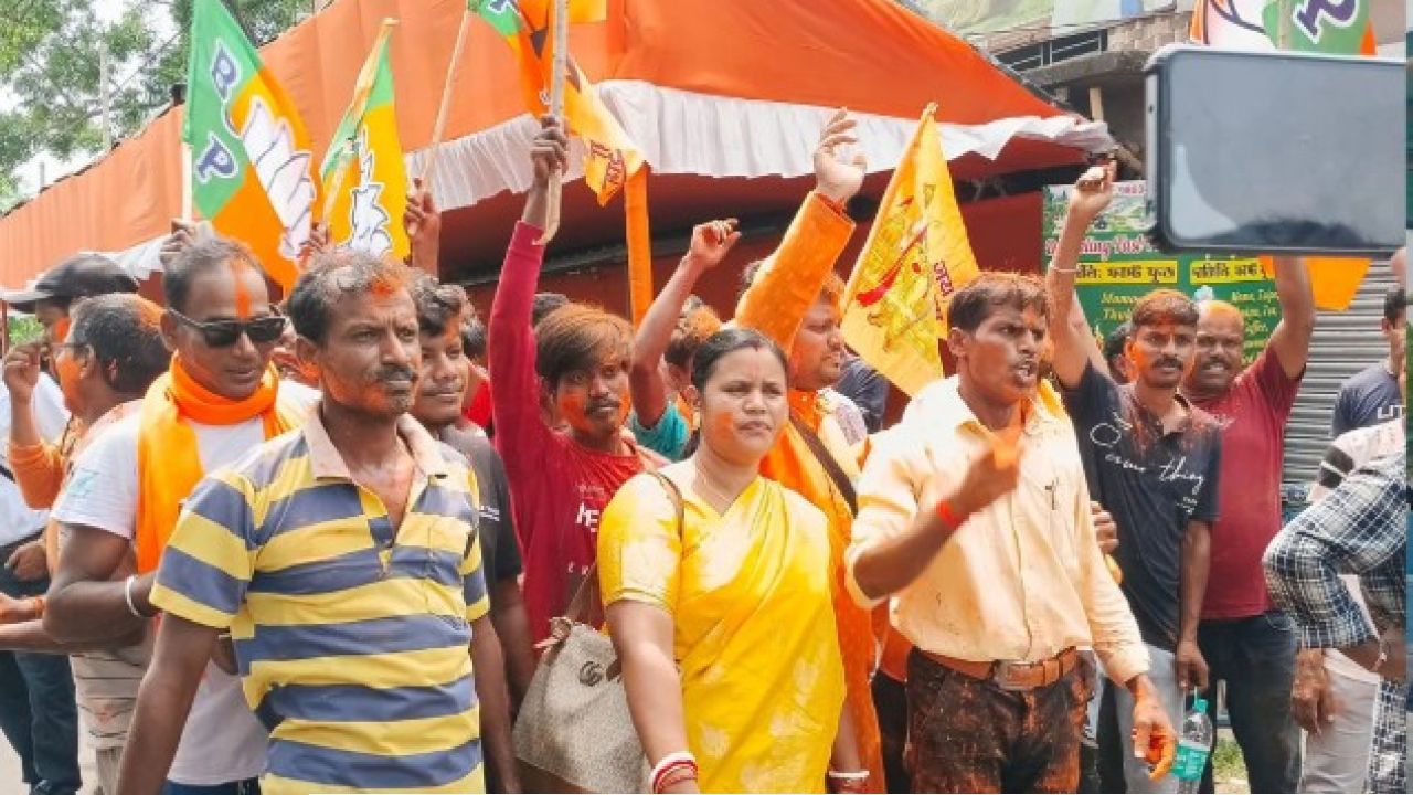 &lsquo;পলাতক পুষ্পা&rsquo; জাহাঙ্গিরের ভরাডুবি! ফাঁকা মাঠে ইতিহাস গড়ে ফলতায় একতরফা ঝড় তুলল বিজেপি