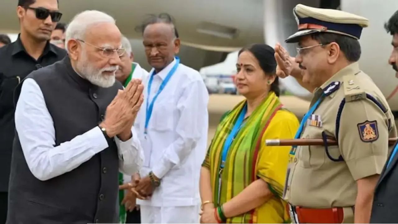 প্রধানমন্ত্রীর কনভয় রুটে মিলল তাজা জিলেটিন স্টিক! সাসপেন্ড ৬ পুলিশকর্মী