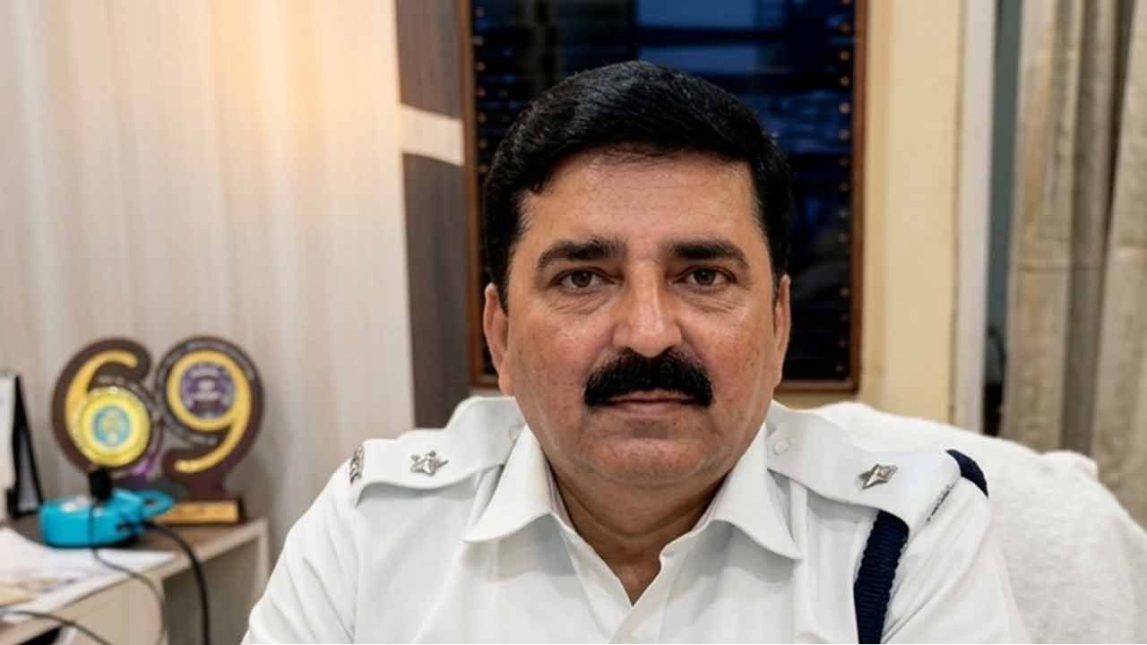মোবাইল 'হারিয়েছেন'! ইডির কাছে দাবি ধৃত পুলিশকর্তা শান্তনুর, তথ্য লোপাটের পেশাদারি কৌশল? প্রশ্ন গোয়েন্দাদের