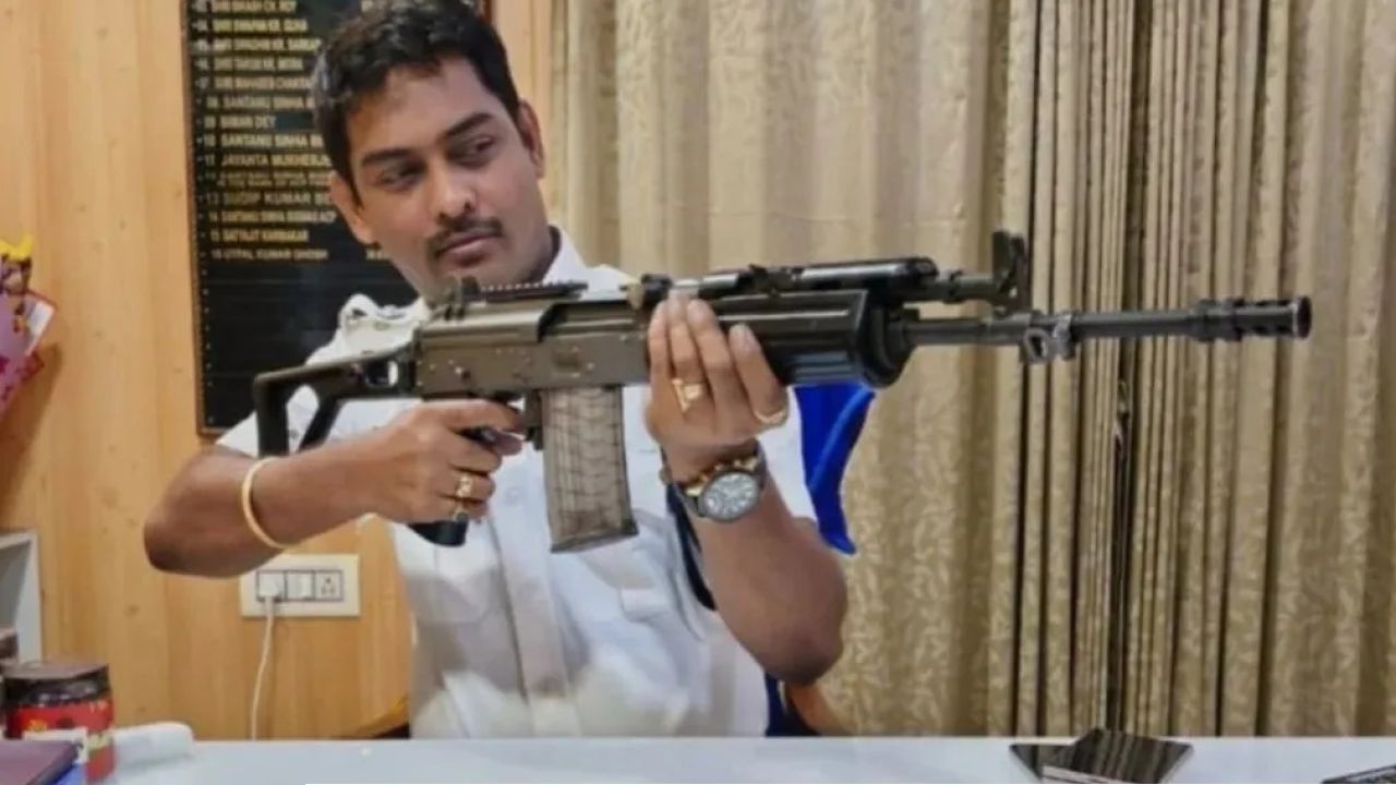 বন্দুক-বিতর্কে সাসপেন্ড হওয়া কালীঘাটের প্রাক্তন ওসি গৌতম দাস এবার নবান্নে