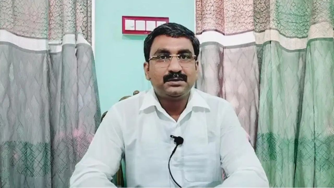 ময়লা ফেলার গাড়ি বেচে কোটি টাকার দুর্নীতি! গণবিক্ষোভের মুখেই রহস্যমৃত্যু তৃণমূল পঞ্চায়েত প্রধানের, খুন নাকি আত্মহত্যা?