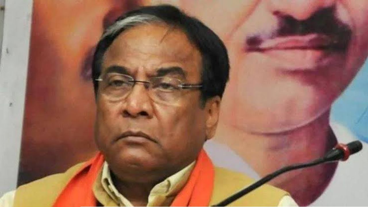 ১৪ বছর ধরে বিধবার বাড়ি দখল, ভাড়া চাইতে গেলেই শ্লীলতাহানি ও হুমকি! রাস্তায় &lsquo;চোর&rsquo; স্লোগানের মাঝেই গ্রেফতার তৃণমূল মুখপাত্র জয়প্রকাশ মজুমদার