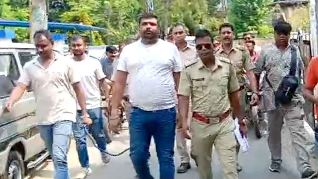 রাজ্যে পালাবদল হতেই শ্রীঘরে একদা &lsquo;ত্রাস&rsquo; পাপাই রাহা, ক্ষমতা হারিয়ে কোমরে দড়ি তৃণমূল নেতার