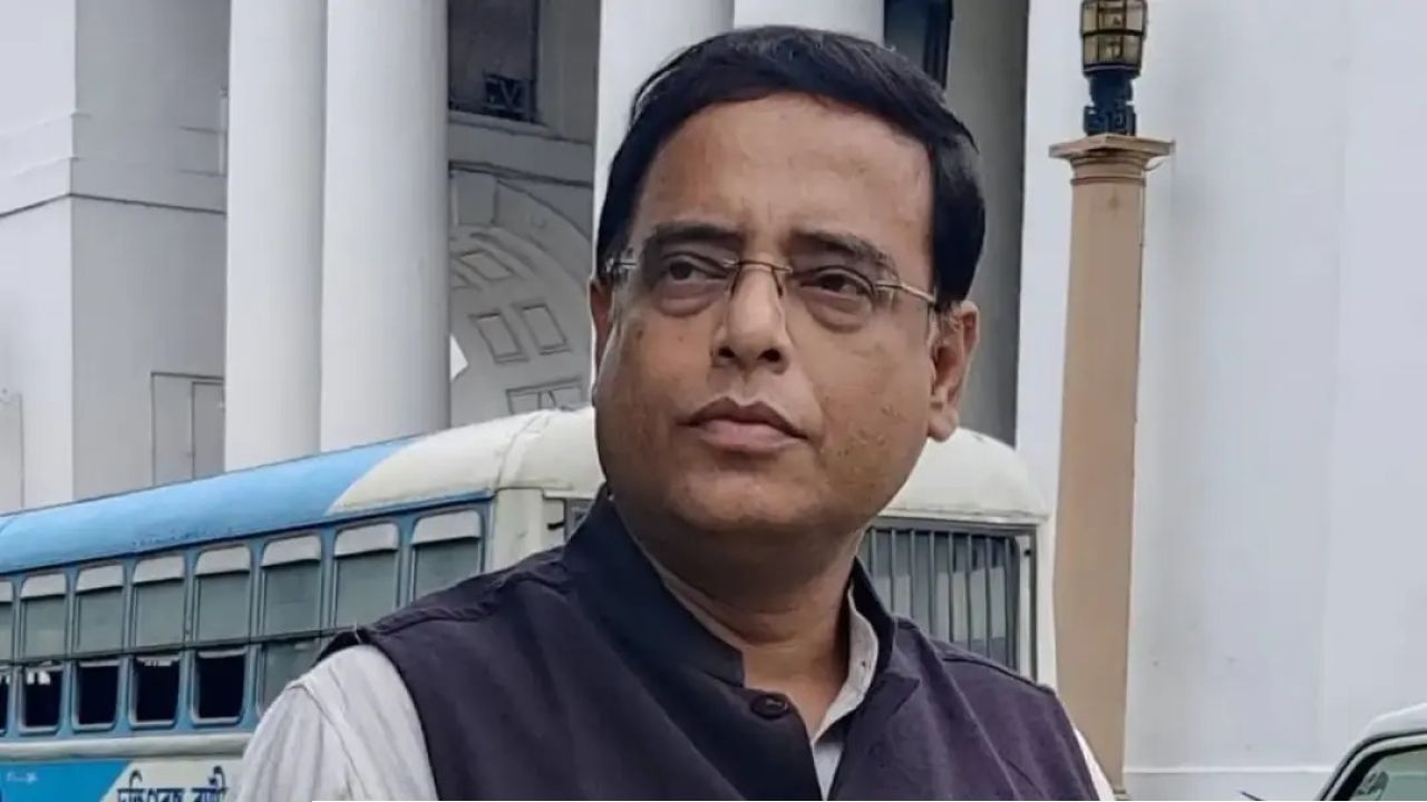 'দলে মুখ খোলার স্বাধীনতাই ছিল না!' এবার সক্রিয় রাজনীতি ছাড়লেন মমতার প্রাক্তন মন্ত্রী, শুভেন্দুর প্রশংসায় পঞ্চমুখ স্নেহাশিস!