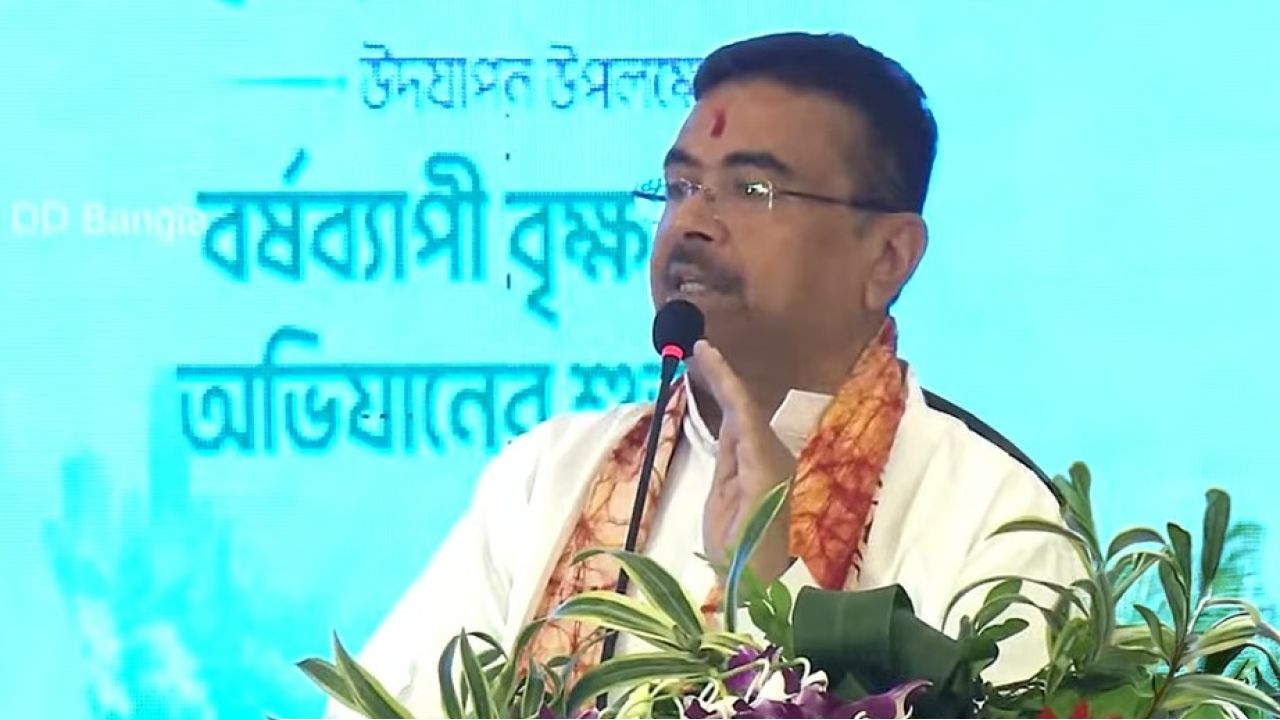 শুধু ‘খিঁচ মেরি ফটো’ নয়, গাছ লাগাতেই হবে! পরিবেশ দিবসে কড়া আইন মনে করিয়ে আবাসন শিল্পকে হুঁশিয়ারি শুভেন্দুর