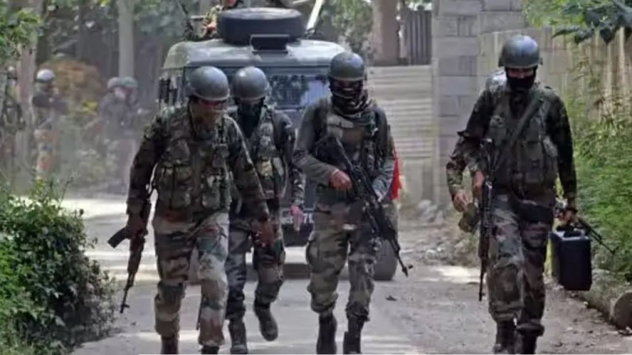 কাশ্মীরে জঙ্গিদমন অভিযানের মাঝেই উরির সেনা ক্যাম্পে ভয়াবহ বিস্ফোরণ! প্রাণ হারালেন ২ ভারতীয় জওয়ান, নেপথ্যে বড়সড় নাশকতা?