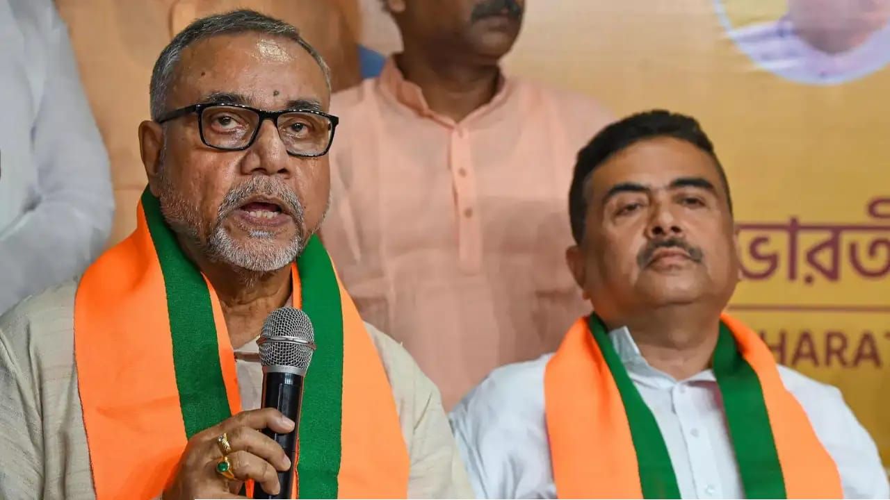'টাটাদের ফেরানোই লক্ষ্য, ১০০ দিনে ল্যান্ড পলিসি'; দায়িত্ব পেয়েই মেগা ধামাকা শিল্পমন্ত্রী তাপস রায়ের!