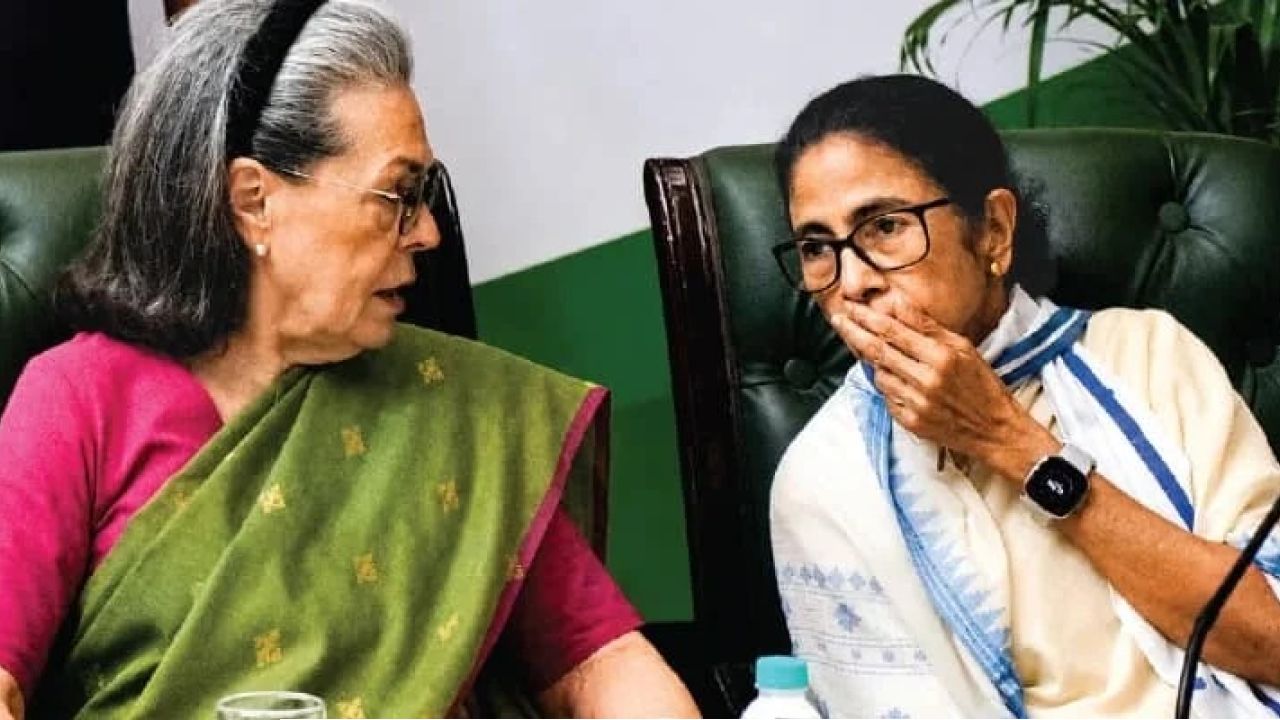 কংগ্রেসে মিশে যাচ্ছে তৃণমূল? ১০ জনপথে সোনিয়া-রাহুলের সঙ্গে মেগা বৈঠকের পর ফাঁস হলো আসল সত্যি!