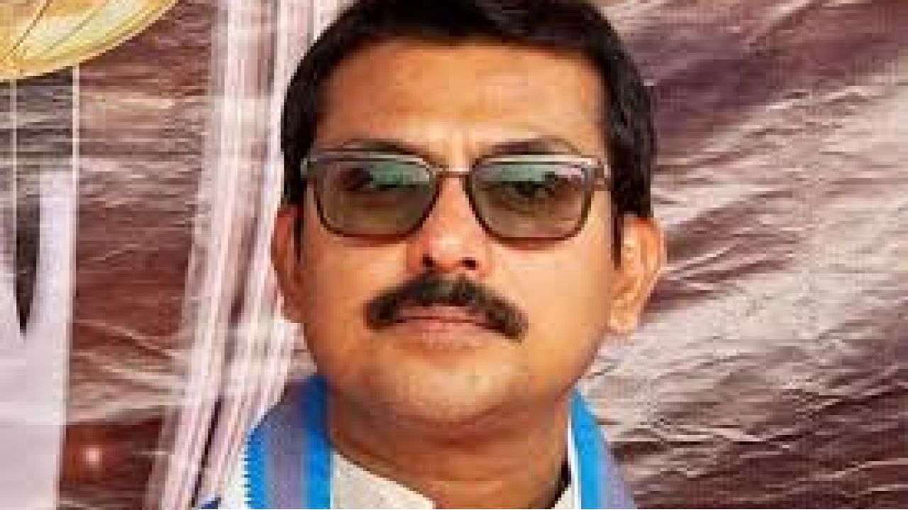 চোখ ধাঁধানো চশমাতেই ছিল আসল খেলা? শুনানিতে তীব্র শোরগোল আলিপুর কোর্টে!